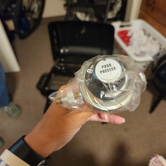 Propane BBQ - Picture 3 of 4